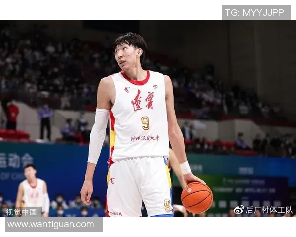 周琦在国际赛场的表现引发热议，未来篮球生涯将如何发展引人关注