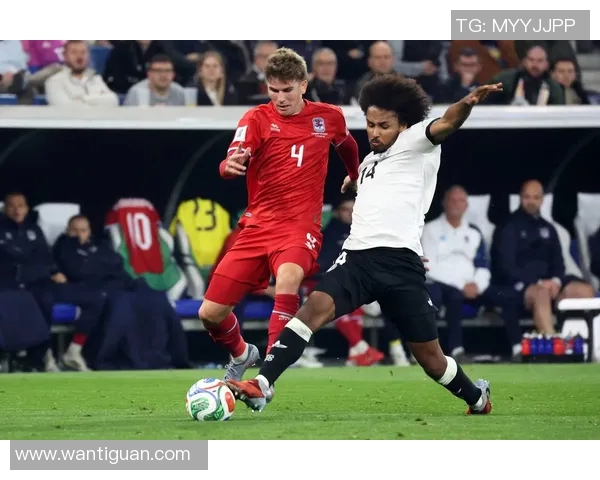 英超赛场上AC米兰迎战都灵球队的精彩对决分析与展望