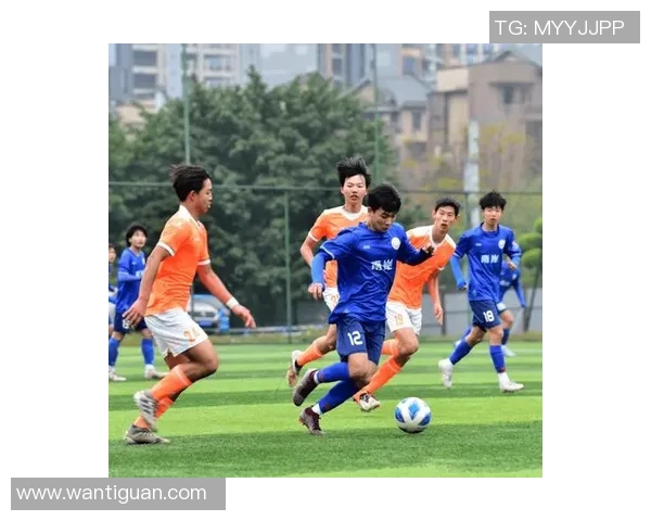 重庆足球队在杯赛积分榜上以82分稳居第一名展现强劲实力 重庆足球队在杯赛积分榜上以82分稳居第一名展现强劲实力