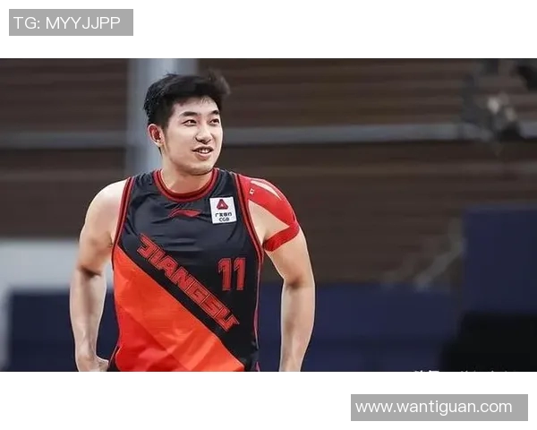 吴冠希：从青涩新秀到篮球场上的领军人物的成长之路